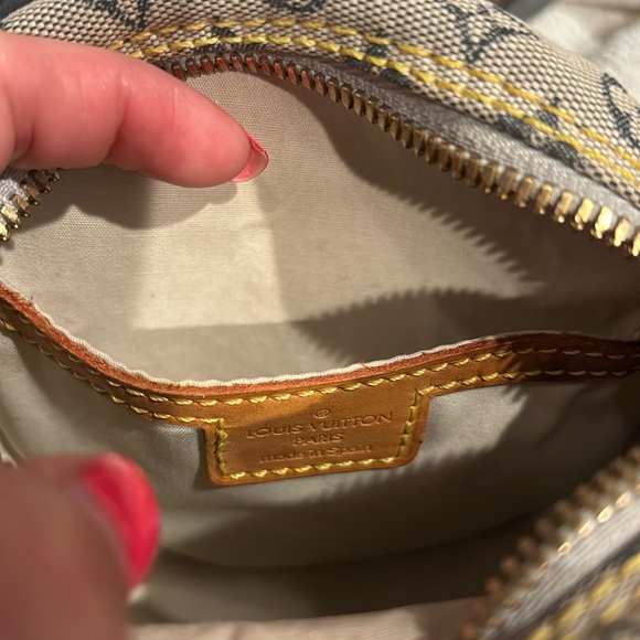 Louis Vuitton Mini Monogram Jeanne PM Blue. Good used condition.100% authentic - Picture 6 of 10